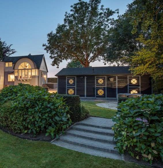 Vakantiehuis Onder De Peppel Met Sauna En Jacuzzi Wijk en Aalburg Exterior photo